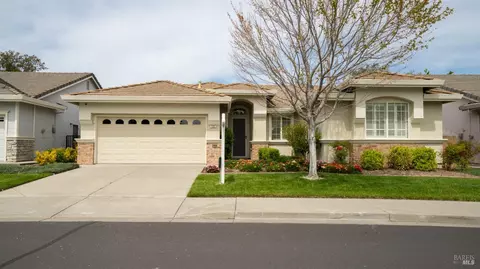112 Mandarin Cir, Vacaville, CA 95687