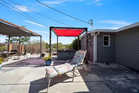 Exterior - 129 Ridgewood Ct, Vallejo, CA 94591 photo 4 of 10