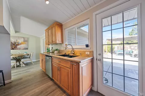 Kitchen - 129 Ridgewood Ct, Vallejo, CA 94591 photo 3 of 3