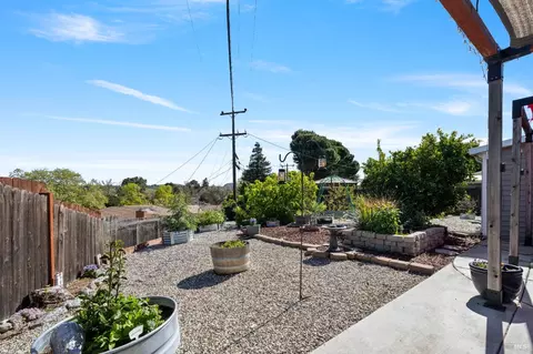 Exterior - 129 Ridgewood Ct, Vallejo, CA 94591 photo 8 of 10