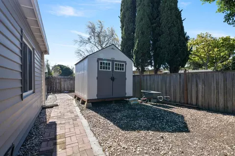 View/Area - 129 Ridgewood Ct, Vallejo, CA 94591 photo 3 of 6