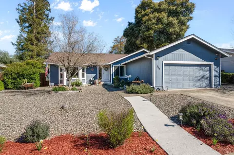 300 Uva Pl, Redwood Valley, CA 95470