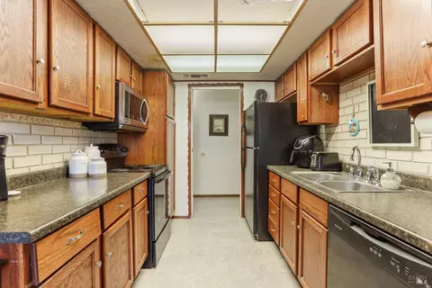 Kitchen - 924 4 Th St, Fairfield, CA 94533 photo 1 of 3