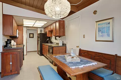 Dining - 924 4 Th St, Fairfield, CA 94533 photo 2 of 3