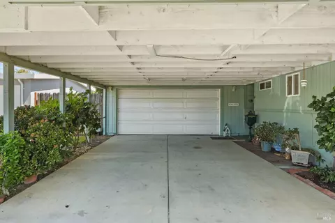 Exterior - 924 4 Th St, Fairfield, CA 94533 photo 5 of 6