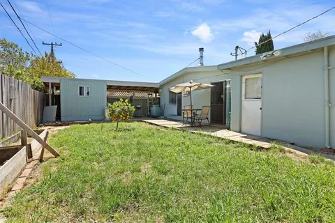 Exterior - 924 4 Th St, Fairfield, CA 94533 photo 6 of 6