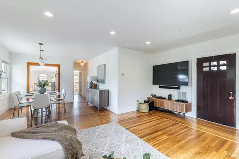 Living - 340 Walnut St, Petaluma, CA 94952 photo 1 of 3