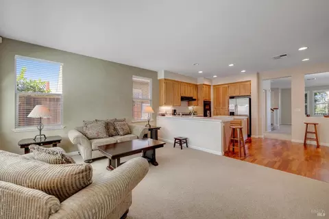 Living - 1100 Mitchell Ln, Windsor, CA 95492 photo 4 of 7