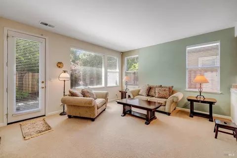 Living - 1100 Mitchell Ln, Windsor, CA 95492 photo 3 of 7