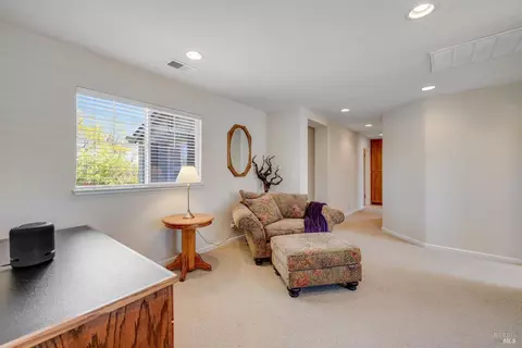 Living - 1100 Mitchell Ln, Windsor, CA 95492 photo 7 of 7
