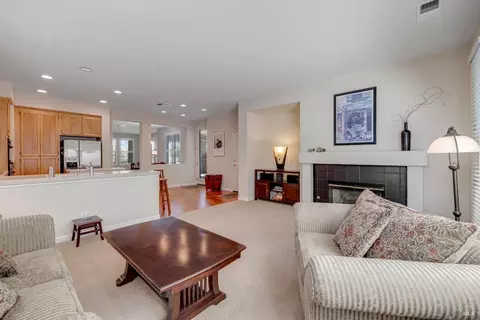 Living - 1100 Mitchell Ln, Windsor, CA 95492 photo 2 of 7