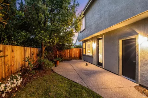 Exterior - 1100 Mitchell Ln, Windsor, CA 95492 photo 9 of 10