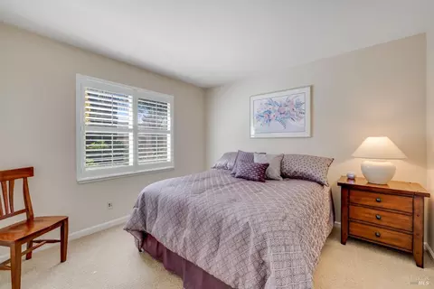 Bedroom - 1100 Mitchell Ln, Windsor, CA 95492 photo 6 of 8