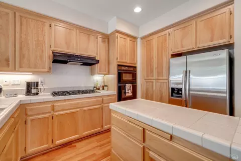Kitchen - 1100 Mitchell Ln, Windsor, CA 95492 photo 6 of 6