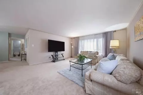 Living - 118 Monte Verde Way, Vallejo, CA 94589 photo 3 of 4