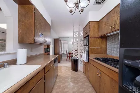 Kitchen - 118 Monte Verde Way, Vallejo, CA 94589 photo 5 of 5