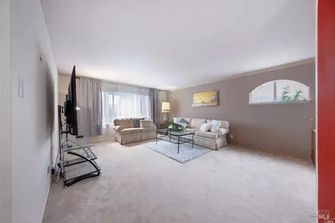 Living - 118 Monte Verde Way, Vallejo, CA 94589 photo 4 of 4