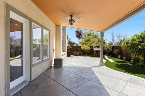 Exterior - 520 Townsend Dr, Benicia, CA 94510 photo 10 of 11