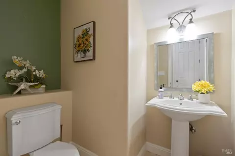 Bath - 520 Townsend Dr, Benicia, CA 94510 photo 2 of 8