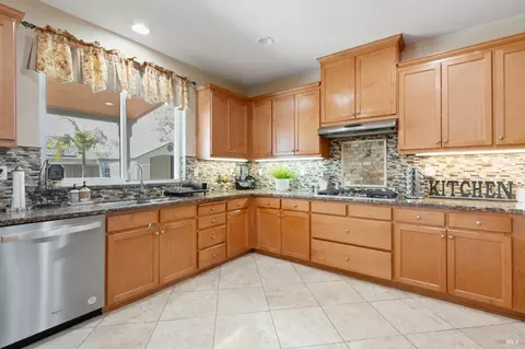 Kitchen - 520 Townsend Dr, Benicia, CA 94510 photo 4 of 12