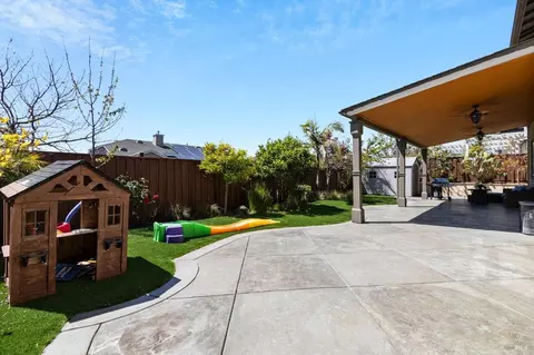 Exterior - 520 Townsend Dr, Benicia, CA 94510 photo 7 of 11
