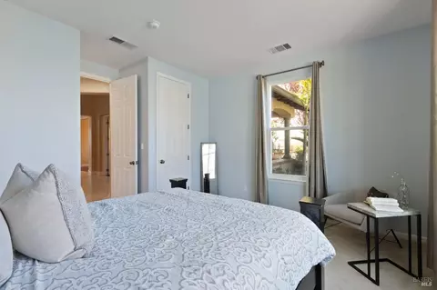 Bedroom - 520 Townsend Dr, Benicia, CA 94510 photo 2 of 9