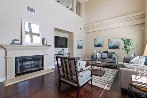 Living - 520 Townsend Dr, Benicia, CA 94510 photo 3 of 7