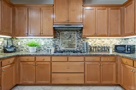 Kitchen - 520 Townsend Dr, Benicia, CA 94510 photo 8 of 12