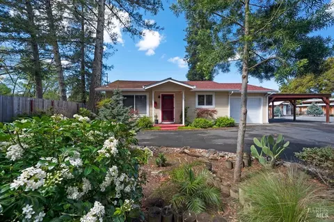 155 Elaine Dr, Santa Rosa, CA 95409