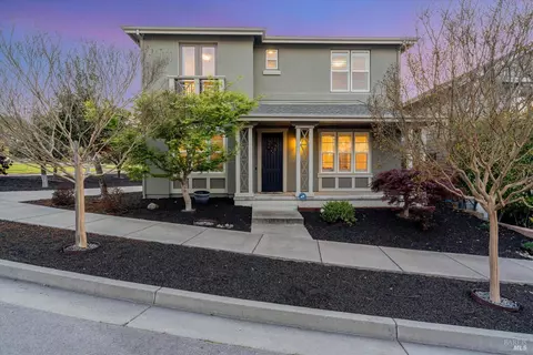 203 Lena Ln, Petaluma, CA 94952