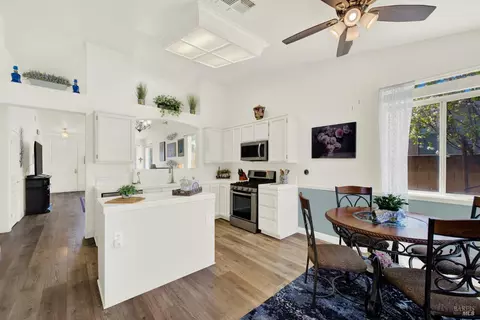 Kitchen - 136 Currant Ln, Vacaville, CA 95687 photo 9 of 9