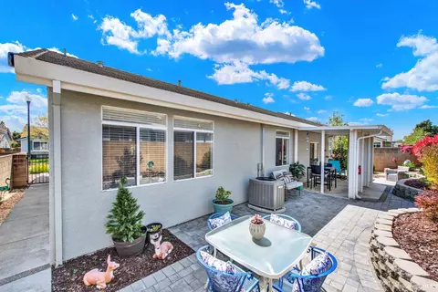 Exterior - 136 Currant Ln, Vacaville, CA 95687 photo 3 of 33
