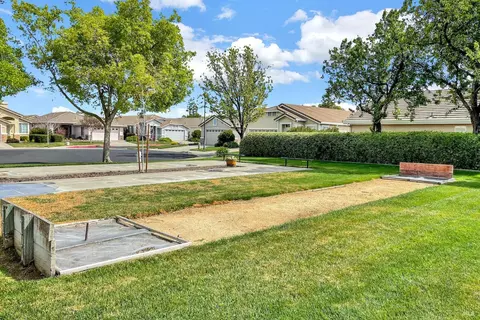 Exterior - 136 Currant Ln, Vacaville, CA 95687 photo 21 of 33