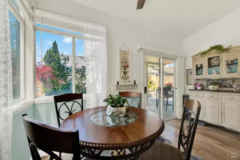 Dining - 136 Currant Ln, Vacaville, CA 95687 photo 6 of 6
