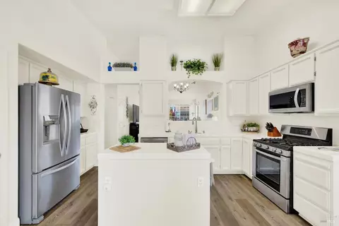 Kitchen - 136 Currant Ln, Vacaville, CA 95687 photo 8 of 9