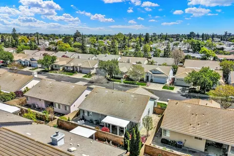 View/Area - 136 Currant Ln, Vacaville, CA 95687 photo 7 of 10
