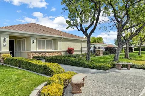 Exterior - 136 Currant Ln, Vacaville, CA 95687 photo 20 of 33