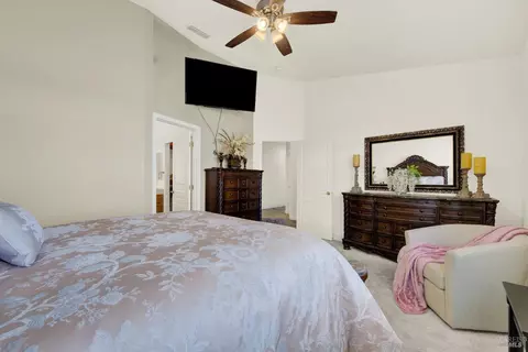 Bedroom - 136 Currant Ln, Vacaville, CA 95687 photo 4 of 8
