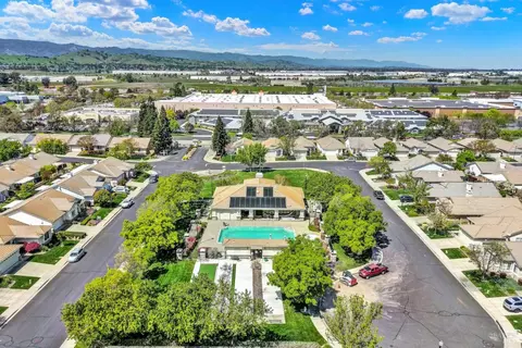View/Area - 136 Currant Ln, Vacaville, CA 95687 photo 6 of 10