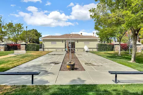 View/Area - 136 Currant Ln, Vacaville, CA 95687 photo 3 of 10