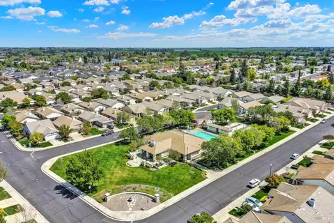 View/Area - 136 Currant Ln, Vacaville, CA 95687 photo 5 of 10