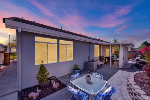 Exterior - 136 Currant Ln, Vacaville, CA 95687 photo 31 of 33