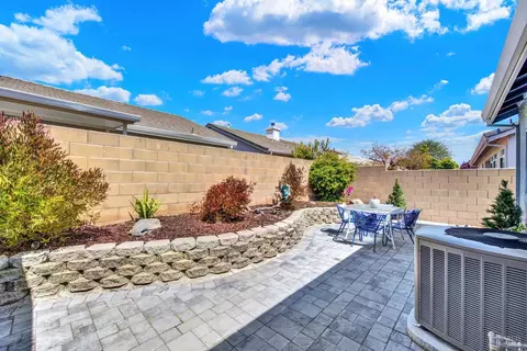 Exterior - 136 Currant Ln, Vacaville, CA 95687 photo 10 of 33