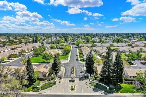View/Area - 136 Currant Ln, Vacaville, CA 95687 photo 4 of 10