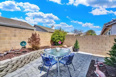 Exterior - 136 Currant Ln, Vacaville, CA 95687 photo 11 of 33
