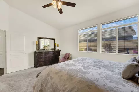 Bedroom - 136 Currant Ln, Vacaville, CA 95687 photo 5 of 8