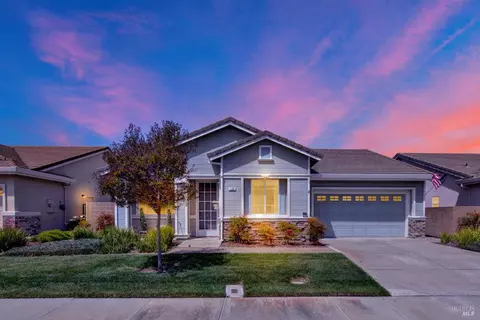 Exterior - 136 Currant Ln, Vacaville, CA 95687 photo 30 of 33