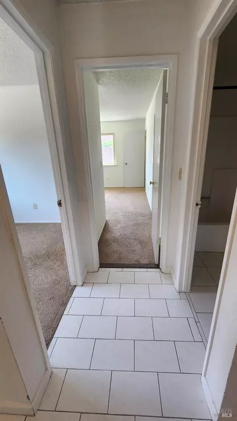 Entry Way - 1777 Enterprise Dr, Fairfield, CA 94533 photo 3 of 4