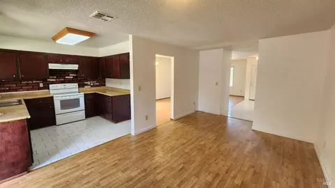 Living - 1777 Enterprise Dr, Fairfield, CA 94533 photo 1 of 1