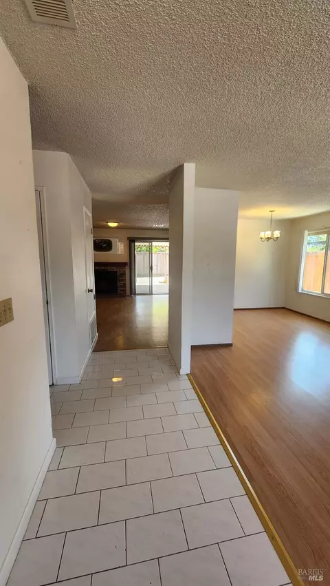 Entry Way - 1777 Enterprise Dr, Fairfield, CA 94533 photo 1 of 4
